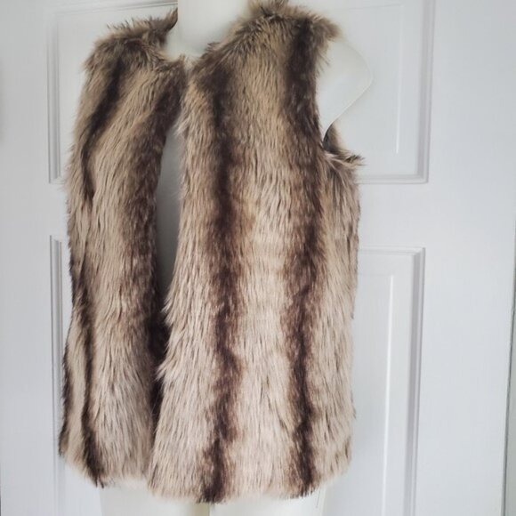 3 for $20 - GLAMSIA, Faux Fur Vest - Small - Picture 6 of 6